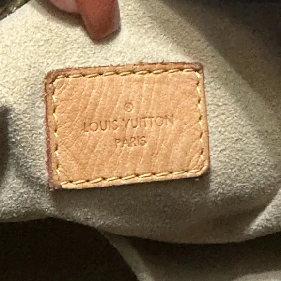 Louis Vuitton Artsy - Picture 4 of 16